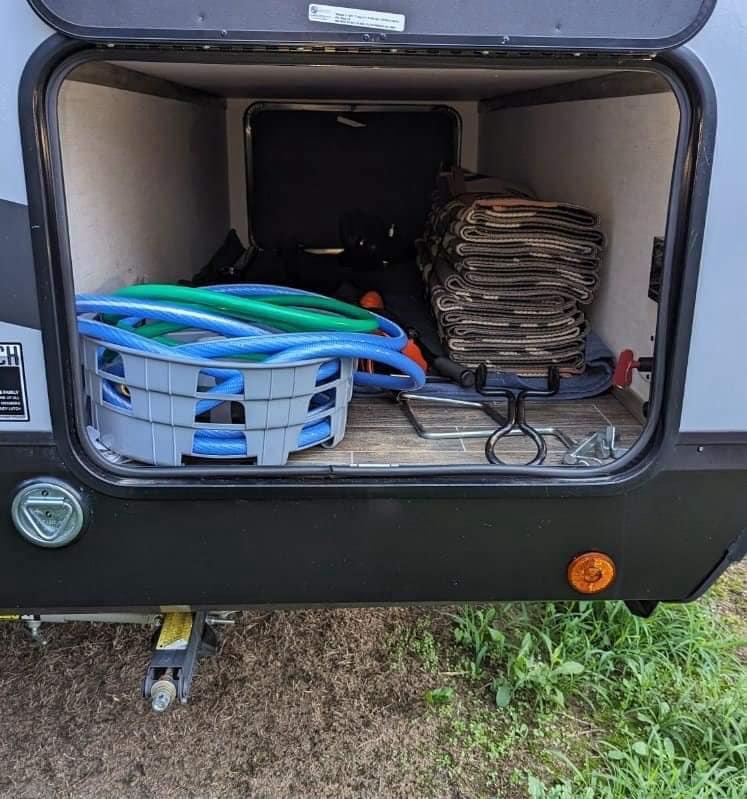 2022 Cherokee Alpha Wolf 22SW-L Travel Trailer