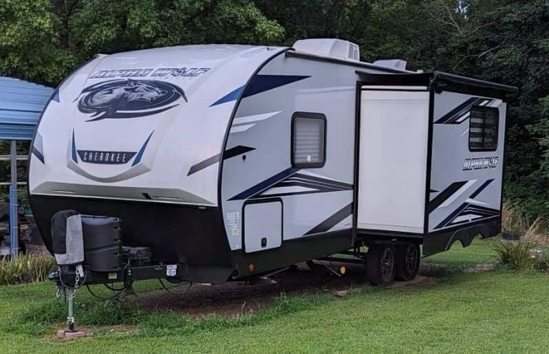 2022 Cherokee Alpha Wolf 22SW-L Travel Trailer