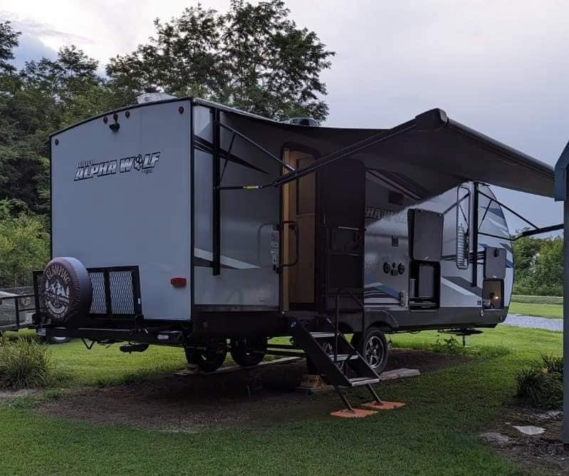 2022 Cherokee Alpha Wolf 22SW-L Travel Trailer