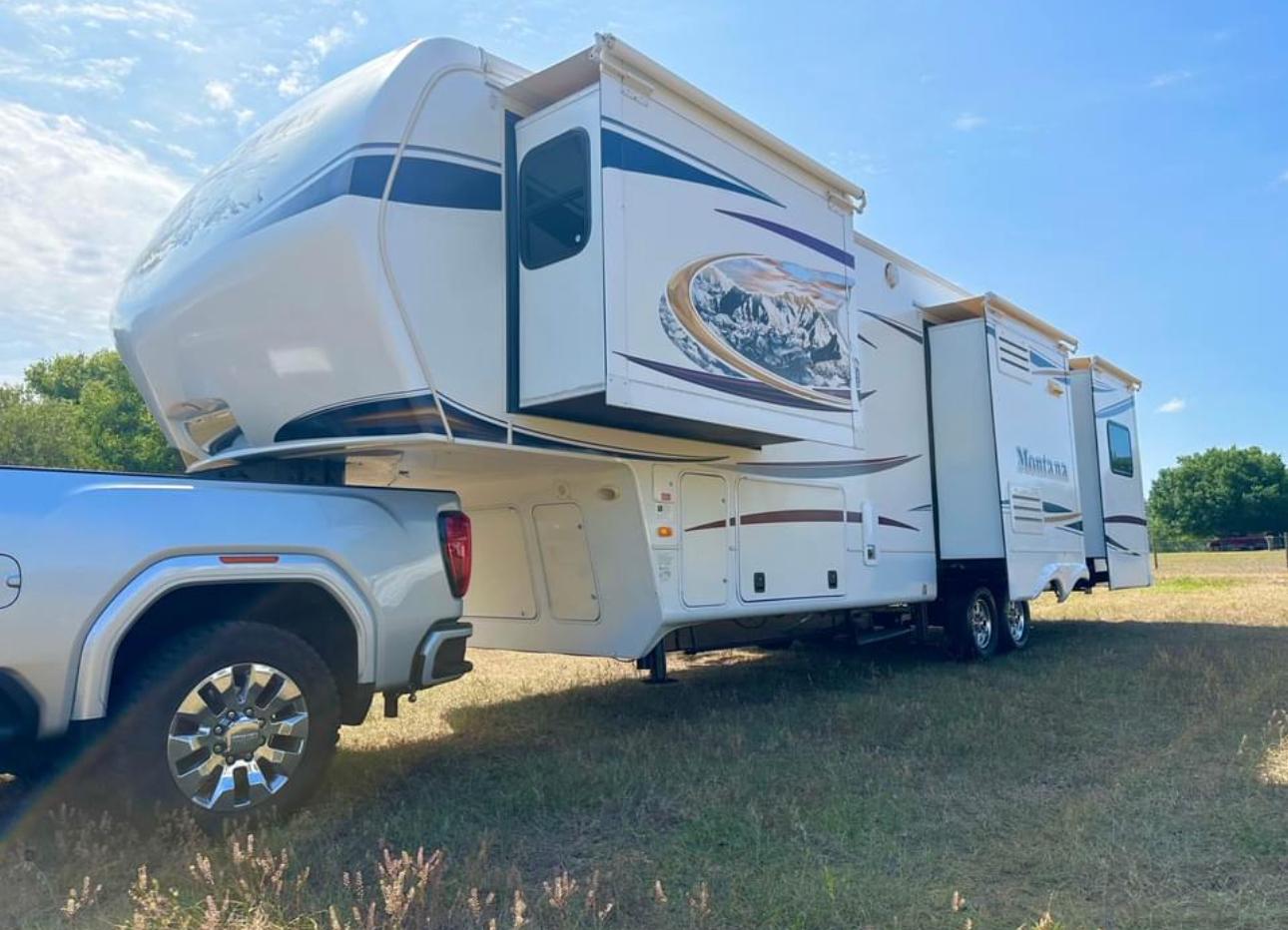 2012 Keystone Montana 3455-SA – 38 ft Fifth Wheel