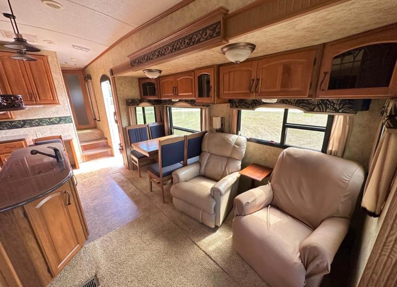 2012 Keystone Montana 3455-SA – 38 ft Fifth Wheel