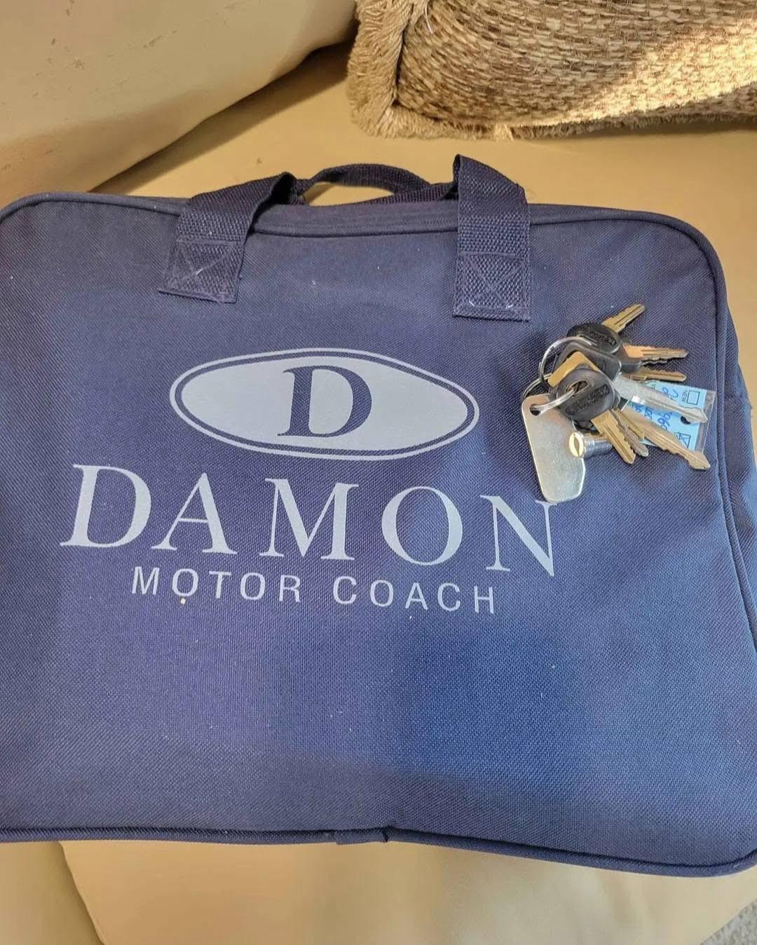 2008 Damon Daybreak by Thor – 35 ft Class A Motorhome