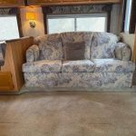 2002 Damon Challenger – 33 ft Class A Motorhome
