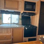 2010 Dutchmen Aerolite – 21 ft Lightweight Travel Trailer