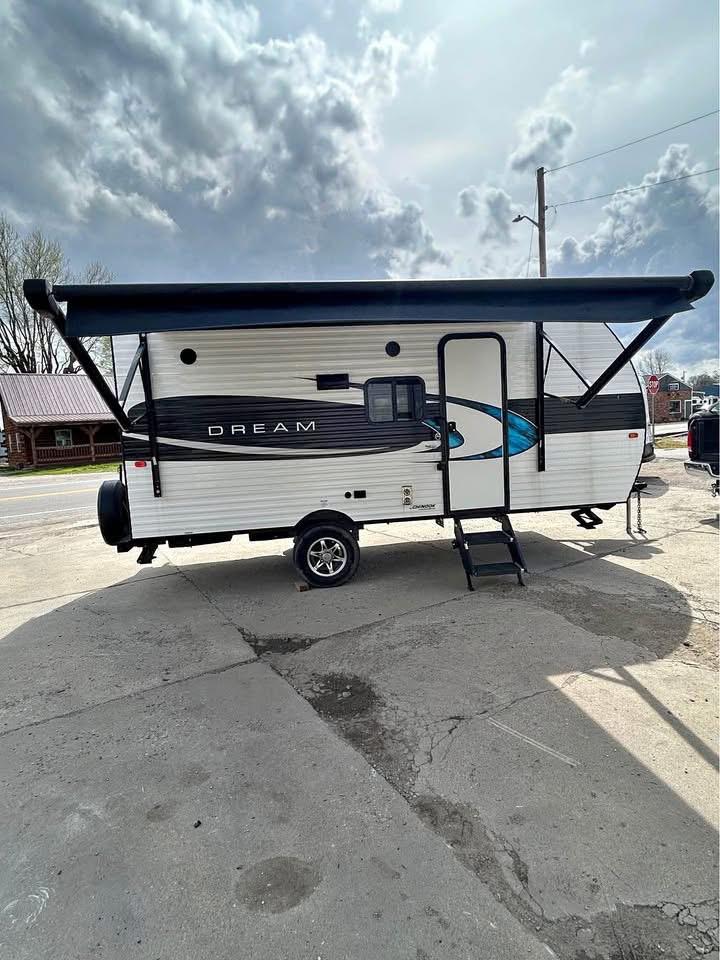 2021 Chinook Dream 175BH – 21 ft Lightweight Bunkhouse Travel Trailer