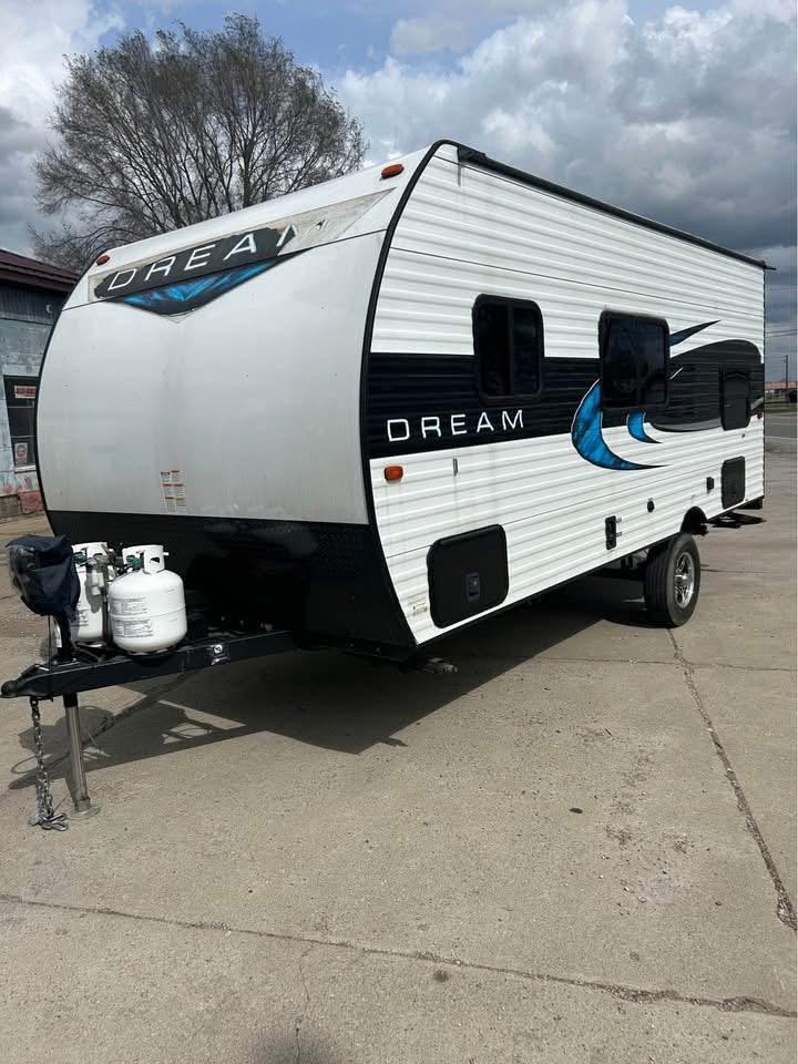 2021 Chinook Dream 175BH – 21 ft Lightweight Bunkhouse Travel Trailer