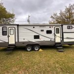 2017 Keystone Hideout 300LHS – 2 Bedroom / Triple Bunkhouse Travel Trailer