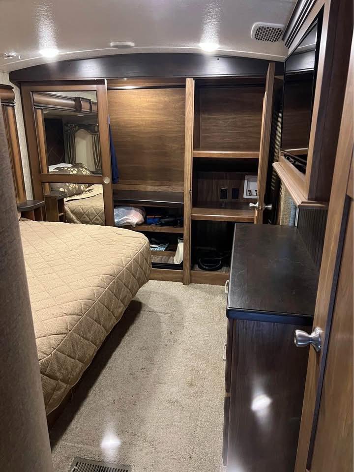 2017 Keystone Montana Fifth Wheel