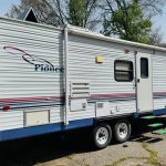 2004 Fleetwood Pioneer 25ST6 – 30 ft Travel Trailer