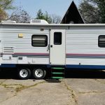 2004 Fleetwood Pioneer 25ST6 – 30 ft Travel Trailer