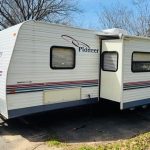 2004 Fleetwood Pioneer 25ST6 – 30 ft Travel Trailer