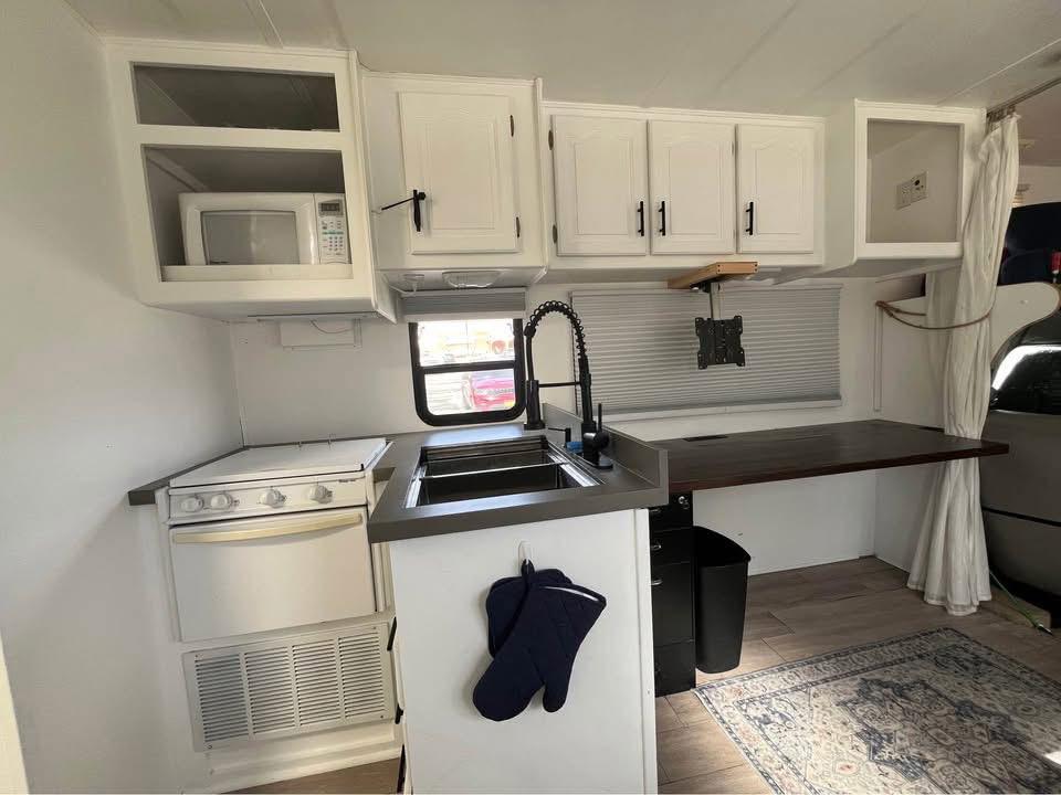 2005 Forest River Sunseeker – 30 ft Class C Motorhome