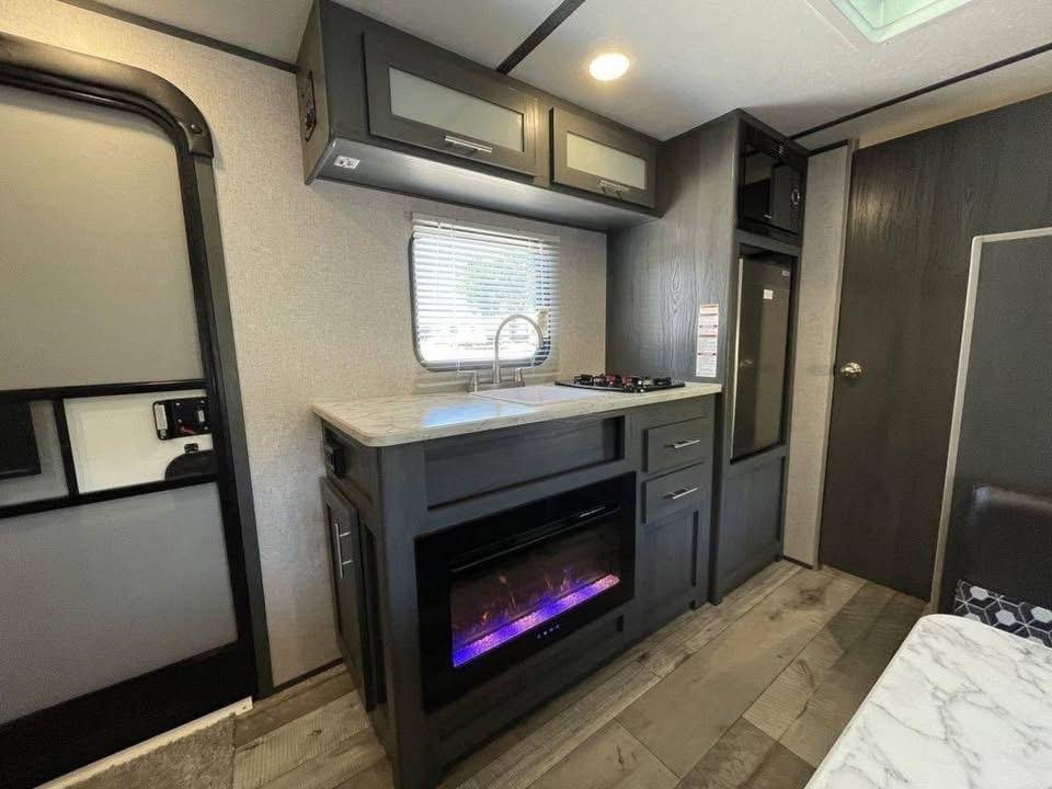 2021 Dutchmen Aspen Trail 17BH – Lightweight Bunkhouse Travel Trailer