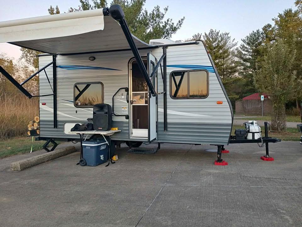 2018 Gulf Stream Conquest RB16 – Lightweight Travel Trailer