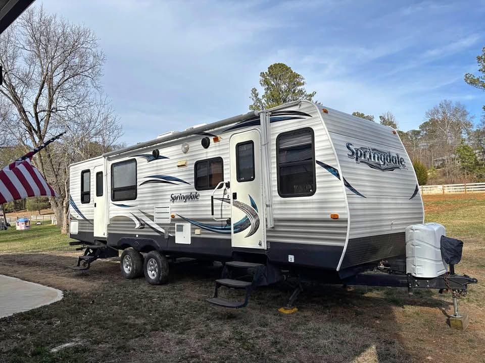 2012 Springdale 32 ft Travel Trailer