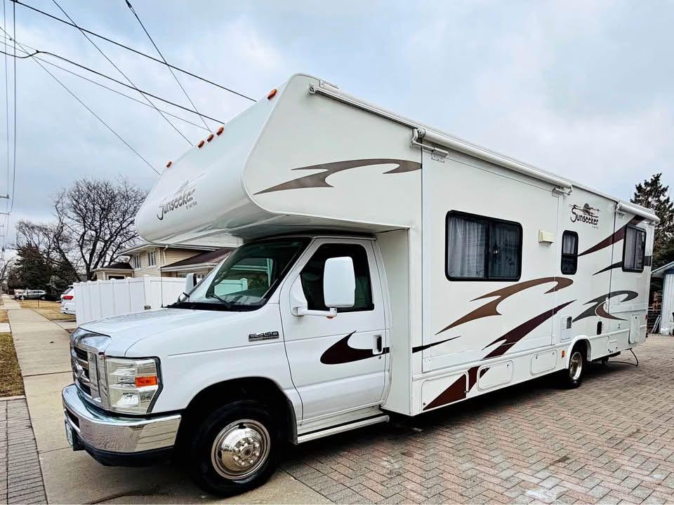 2009 Forest River Sunseeker – 31 ft Class C Motorhome