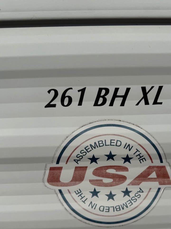 This Salem Cruise Lite 261BHXL delivers space, comfort, and practicality in one of the most popular family bunkhouse layouts.