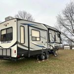 2017 Cherokee Arctic Wolf 285DL4 – 5th Wheel Camper