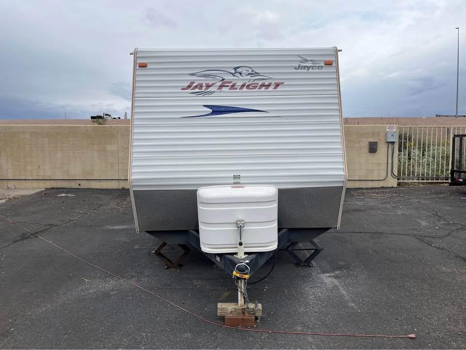 2010 Jayco Jay Flight 22FB – 26 ft Travel Trailer