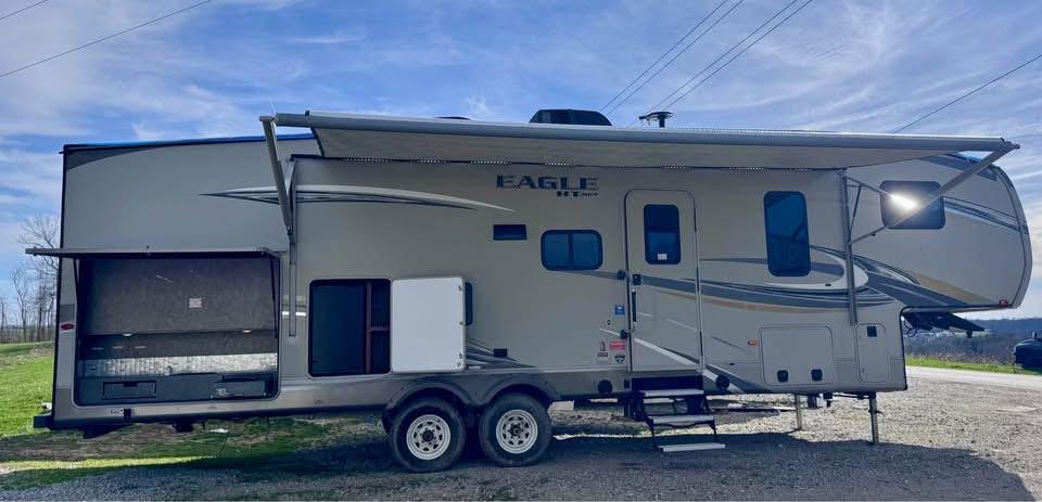 2018 Jayco 29.5BHDS – 5th Wheel Bunkhouse Camper